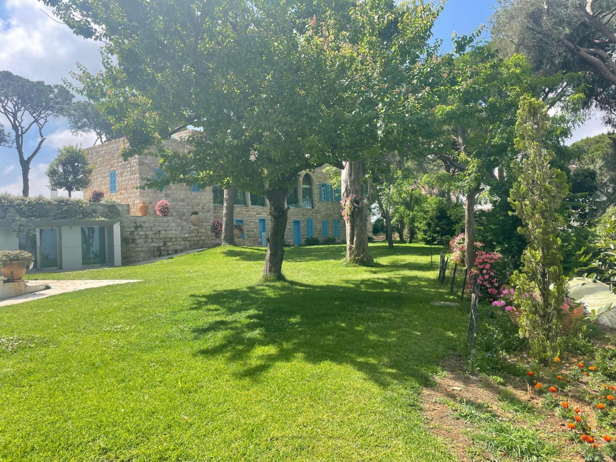 Hotel Al Bustan Beit Mery Luaran gambar
