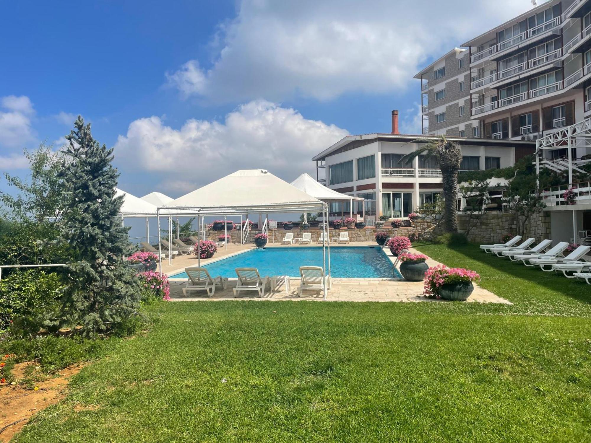 Hotel Al Bustan Beit Mery Luaran gambar